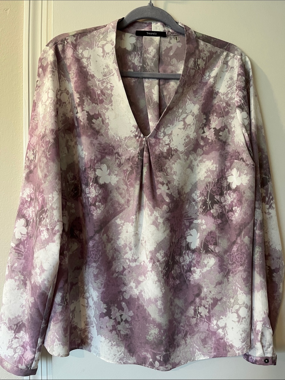 Tahari Mauve and Cream Floral V-Neck Blouse